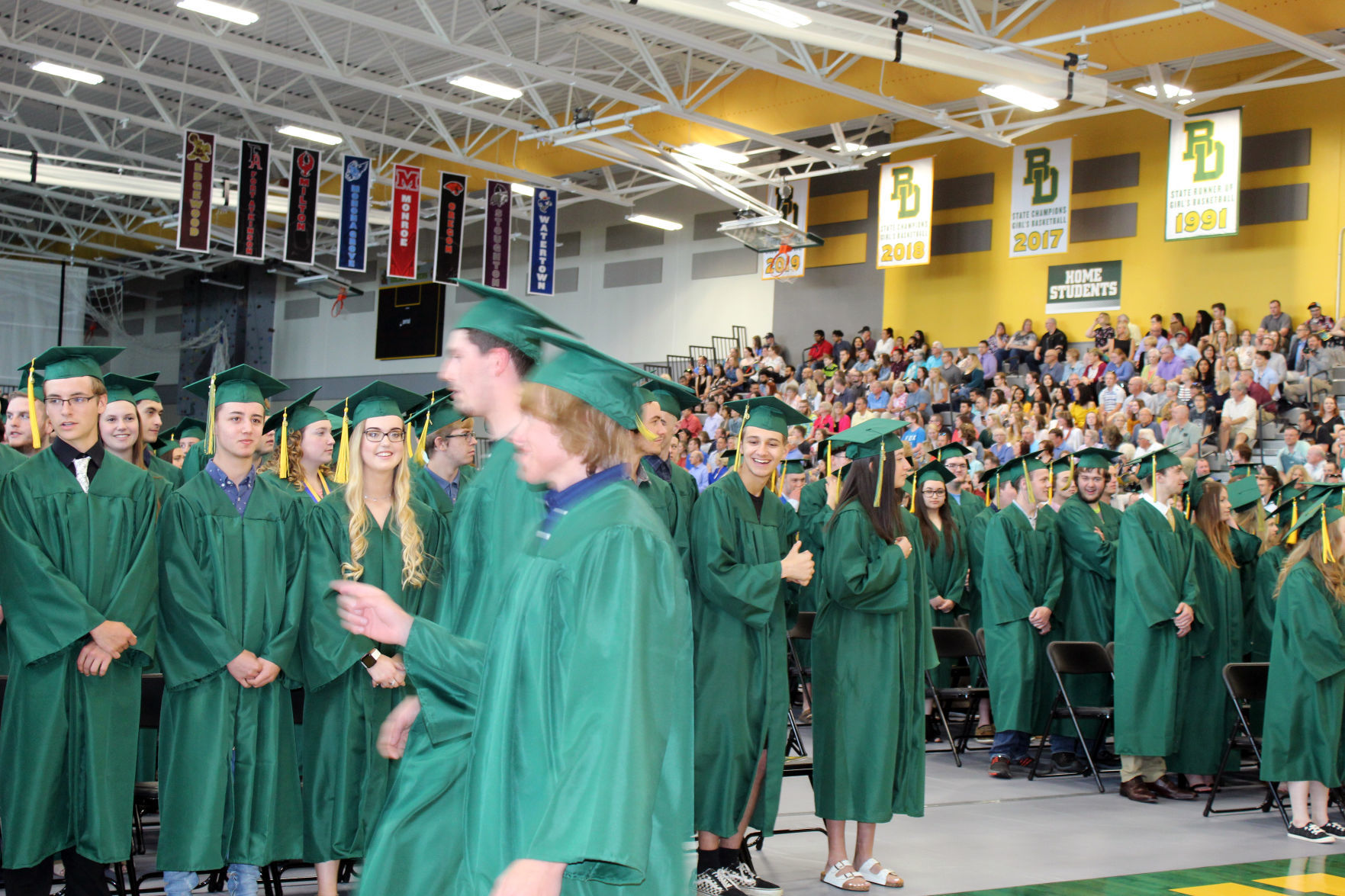 060219-ctzn-news-bd-grad015.jpg